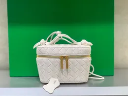 10Aファッション織りバッグ女性化メイクアップバッグクラシック本物のレザージッパーオープニングデザイナードローストリングショルダーストラップラグジュアリーバッグID luxury_bag1588