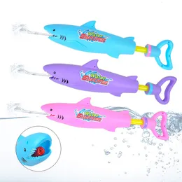 Banyo oyuncakları 33cm su tabancası oyuncakları blaster atıcı tabanca karikatür karikatür havuz köpekbalığı squirt plajı çocuklar için 230525