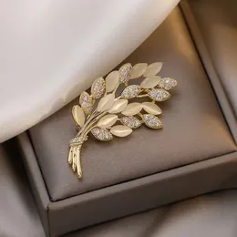 Mai Sui high-end brooch for women with a sense of design. Small group anti stray brooch pin buckle accessories for mothers as a gift on Mother's Day