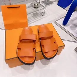 Summer Chypre Mules Sandaler Slides tofflor Top Quality Beach Classic Flat Men and Women's Luxury Designer Leather Factory Factorwear Storlek 35-46