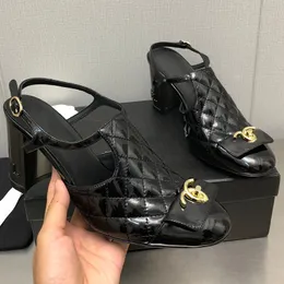 Kadın Slingbacks Elbise Ayakkabı Klasik Sandalet Tasarımcı Koyun Dinini Tıknaz Topuk 7cm Ayarlanabilir Ayakkabı Düğün Ayakkabı Kapitone Doku Gündelik Ayakkabı Bayanlar Parti