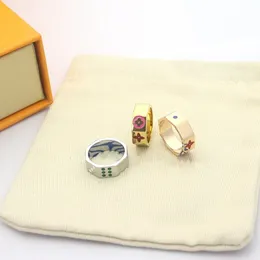 Designer ring toppkvalitet 316 rostfritt stål kärlek ring för kvinnor finger par vigselring 2023 nya kvinnor