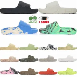 Adilette 22 Sandals Sandals حجم كبير 36-48 رجال للسيدات شرائح الكربون الألومنيوم الرمال الرمال الطبقات عجب أرفق السحر السحري لايم المطاط 2023