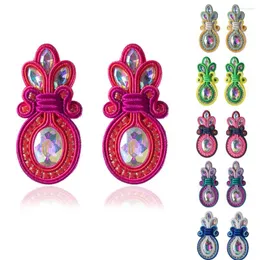 Baumelnde Ohrringe KpacoTa Ananasförmiger Modeschmuck für Frauen Soutache-Geflecht Handgefertigter ethnischer trendiger großer Ohrring Leuchtendes Rot-Rosa