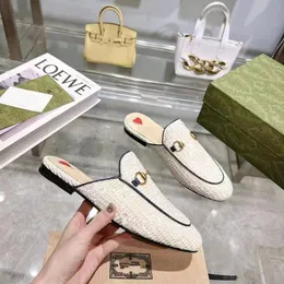 شبشب صيفي للسيدات للشاطئ بتصميم كلاسيكي Lazy Flat Baotou flip-flops 100٪ جلد نسائي شباشب من جلد الغزال أحذية نسائية معدن جلد البقر صنادل نسائية كبيرة