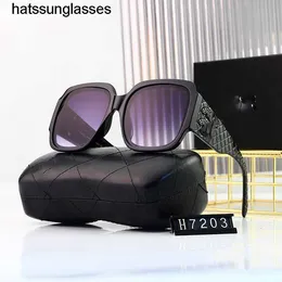 2022 New Fashion Large Outdoor Sunshade Sunglasses女性のサングラス
