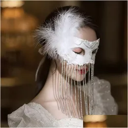 Party Mask MJ0017 Masked Ball White Feather Spets Princess Eye Half Face Sexig gudinna Rhinestone Tassel Drop Delivery Wedding Events S DHMSD