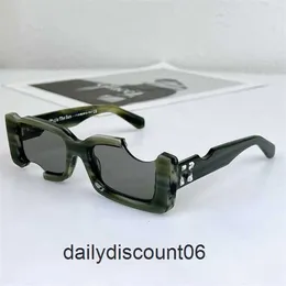 Sonnenbrille mit gekerbter Platte und kleinem Rahmen, weiß, speziell geformtes Ins-Netz, roter Stern, Same6qukYSCI
