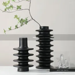 Wazony nowoczesne czarne żywice rzemieślnicze w stosie kwiatów wazon dekoracja modelowy dom