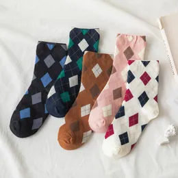 Women Socks Autumn and Winter Women's Classic Style Plaid Sox Student Girl's Colorful Woman's Wholesale Drop