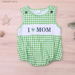 Rompers新生ジェルムの男の子の服私はお母さんの刺繍泡の幼児怠lattices服グリーンショートパンツボディスーツ0-3t衣装T230529が大好きです