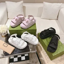 Yeni Lüks Kadınlar At Bit Sandalet Moda Platform Kare Toe Toncuklar Çok Modin Sandal Summer Plajı Açık Slip Anti-Slip Party Düğün Tasarımcısı Gündelik Ayakkabı 2023