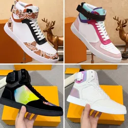 Rivoli Sneaker Boot Mens Designers Sapatos de couro em relevo Casual Casual Classic Canvas SneakerSize 35-45
