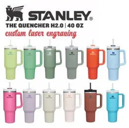 Con el logotipo de Stanley H2.0 40OZ Tumblers de acero inoxidable tazas con tapa del mango y paja 2da generación Copas de automóvil de gran capacidad Botellas de agua de cuarzo de rosas aislados 0430