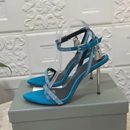 С коробкой высокой для женщин Слитные каблуки являются универсальными 2024 Летовая новая Sey One Line Designer Designer Fashion Hollow Sandals 10,5 см размеры 2375