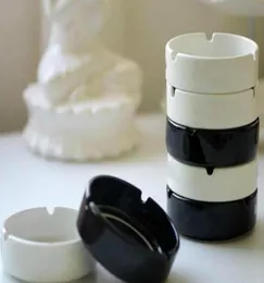 New ceramics ashtray with fashion classic white and black round ashtray vip gift1560515