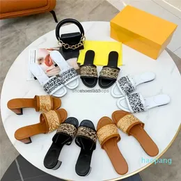 Luxurys Designers Slippers Summer Oudoor Leather Slides Rubber Sole Women Sandals Lady Flat Flip Flops Platform Shoes With Box
