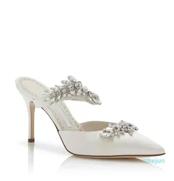 Lüks miras sandalet ayakkabıları kadınlar için yüksek topuklu yaprak kristal süslenmiş saten katırlar strappy