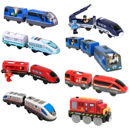 ElectricRC Track Railway Locomotive Magnetically Connected Electric Small Train Magnetic Rail Toy Compatible med träspår närvarande för barn 230616