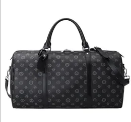 Luxurys Designer Duffel BagsスピーディなファッショングラディエントジャイアントPUレザースポーツアウトドアパックソフトサイドスーツケースキーラゲッジポール女性旅行バッグ