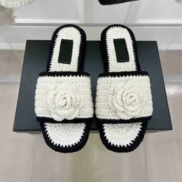 Tasarımcı-Slippers Kadın Yaz Terlik Örgü Terlikleri Çiçek Çınlama Slaytları Tasarımcı Ayakkabı Yaz Açık Toes Roman Tatil Plaj Slppers Kadın