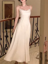 ミディドレス女性2023年夏、新しいファッションエレガントな結婚式の夜のパーティースパゲッティストラップスリムドレス韓国のプロム服