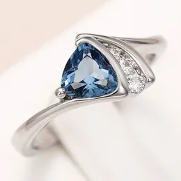 Modern design blå kubik zirkoniumringar för kvinnor ny trend engagemang bröllop tillbehör mode smycken