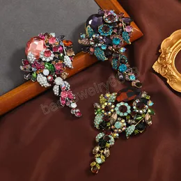 Mode lyxiga kristallblomma broscher för kvinnor 3-färgs palats stil blomma party kontor brosch stift gåvor närvarande