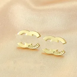 20 -styl Gold Splated Designer Stude Eleganc Eleganc Fashion Letter Stud for Women Girl Party Prezent Wysokiej jakości akcesorium biżuterii