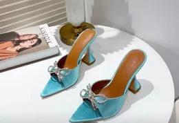 11 2028 Chinelos de banquete Arco Cristal Embelezado mulas de strass Spool Saltos sandálias femininas verão luxo designers sapatos sandália fábrica calçado 35-40