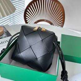 Kare Çapraz Bag Dokuma Omuz Çantaları Orijinal Deri Fermuar Kapanması Altın Donanım Düz Tasarımcı Çanta Çantası Klasik Cüzdanlar