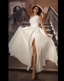 One-Shoulder Organza Side Split Wedding Dresses Sweep Train Ruffles Wedding Gown