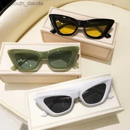 2021 Nowe okulary przeciwsłoneczne Kobiety Cat Eye Oko Gradient Brązowe różowe okulary przeciwsłoneczne dla kobiecego prezentu Uv400 Gafas de Sol Mujer L230523