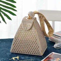 Vintage full diamond Triangle portable dinner party mini small bag Women's portable drop shaped hand bag can not fit mobile phone 14*10*18