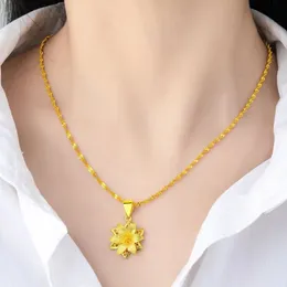 Collar de oro de arena de Vietnam Colgante de flor rica y valiosa de simulación de temperamento de estilo nuevo para mujer con un sentido de alto grado que no se desvanecerá durante mucho tiempo como regalo