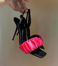 شهيرة 23s/s العلامة التجارية Women Wang Julie Sandals Shoes Black Stain Crystal Slingback Crystal Branding Strappy Lady High Heels Frys Wedding Wedder Eu35-41