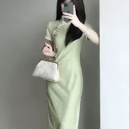 새롭고 개선 된 봄/여름 젊은 여성의 작은 신선한 신선한 신선한 신선한 드레스 중국 스타일 새로운 중국 스타일 Qipao