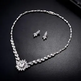 Серьги ожерелья устанавливают Funmode Европейский и американский стиль высококачественных роскошных свадебных украшений красочный цветок циркона FS489