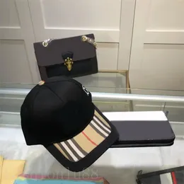Litery zamontowane czapki projektant modny czapkę kategorie wykwintne eleganckie swobodne cappelli Firmati Rozmiar Regulowany jazda luksusowa czapka baseballowa Słońce PJ048 C23
