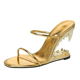 Zahn Ferse Frauen Hausschuhe 2023 Sommer High Heel Keil Schuhe Damen Rutschen Sexy Kleid Pumpen Designer Gold Gladiator Sandalen