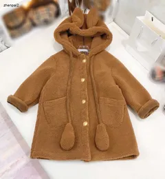 럭셔리 베이비 디자이너 코트 겨울 따뜻한 플러시 디자인 아이 재킷 재킷 크기 110-170 토끼 귀 모자 소녀 카키 윈드 브레이커 Nov25