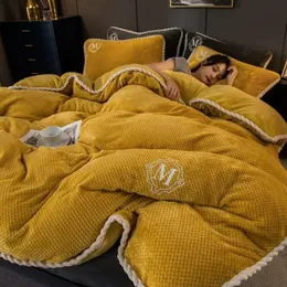 Комплекты постельного белья, зимнее плюшевое пододеяльник, утолщенное супер теплое двухстороннее одеяло, одеяло королевского размера, одеяло, одностороннее 231130