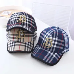 Designer Hats BUR hats Hat Handsome Trendy Personalized Sunshade Hat. Spring Woolen Classic Checkered Baseball Hat Baseball Cap VRYY