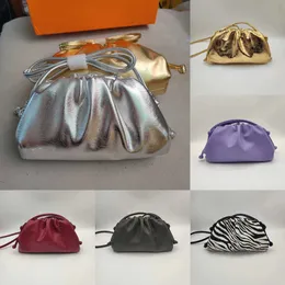 3 Größen Designer Mini -Beutel Clutch -Tasche Luxus weiche Schaf Leder Rundes unterer Beutel Volle Auswahl an Farben Mode Frauen Faltenbeutel Knödelknödel 231115