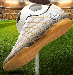 Novos homens botas de futebol profissional futsal resistente ao desgaste sapatos de treinamento sapatos de futebol esporte voando tecido unisex ultraleve