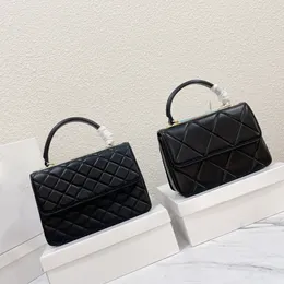 Moda kadınlar lüks siyah moda omuz tasarımcı çanta klasik kapitalı flep crossbody çanta ile vintage küçük tote çanta kuzu derisi çanta çanta debriyaj
