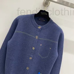 Suéteres femininos marca de designer de alta qualidade suéter de lã feminino cardigan novo início do outono bordado pequena etiqueta azul jaqueta de malha de pelúcia para mulheres xt2u