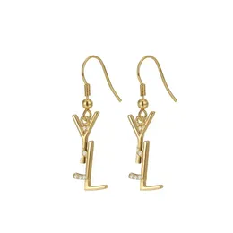 Pendientes colgantes de diseñador Araña Pendientes de letras para mujer Joyas de diamantes de imitación de oro Y Pendientes con dije para mujer Pendientes de aro de lujo 2312011XQ