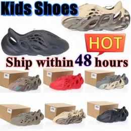 Çocuk Ayakkabı Köpük Runner Toddler Slipper Sandalet Sandalet Kızlar Koşu Ayakkabı Slaytları Eva Siyah Kırmızı Eğitimler Çocuk Ayakkabı Çocukları I1me#