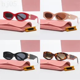 نظارات شمسية للسيدات MIU نظارات شمسية فاخرة الرجال شعبية Cat Eye Sun Groses Goggles White Black Fashion Grosings Ornament Holding Hj07